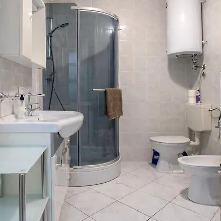 Komsic By Guide Apartman Póla