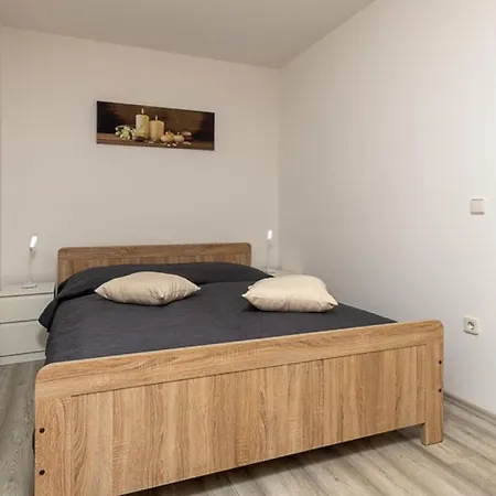 Komsic By Guide Apartman Póla