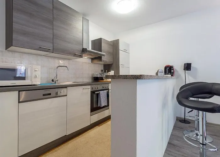 Komsic By Guide Apartman Póla