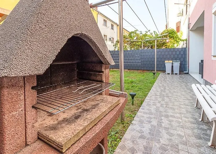 Apartman Komsic By Guide