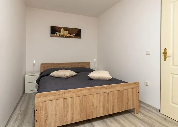 Komsic By Guide Apartman Póla