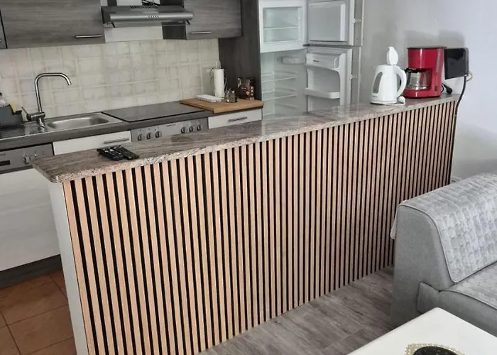 Apartman Komsic By Guide